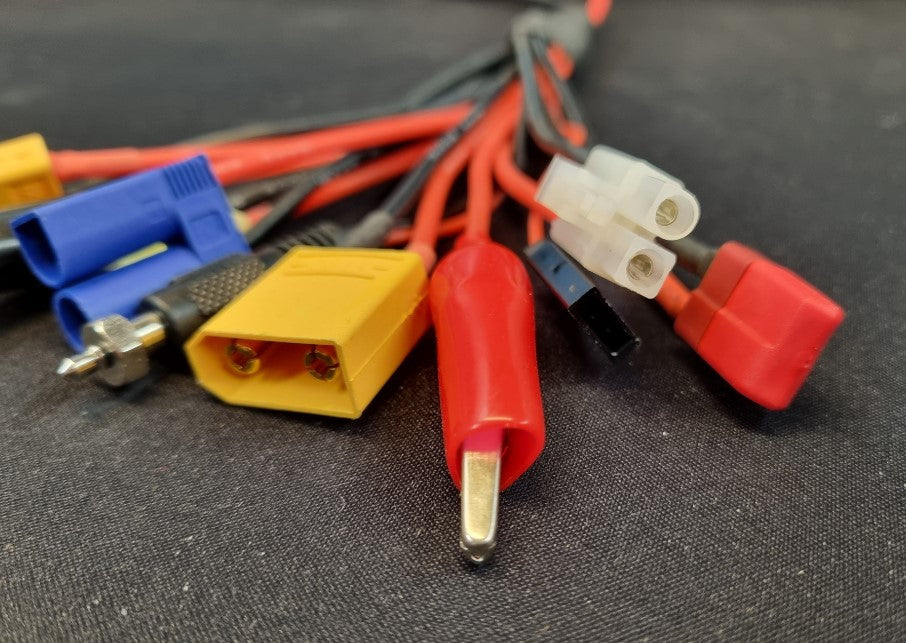 Ladekabel med multistik - 10 stik bl.a. Deans Tamiya, XT