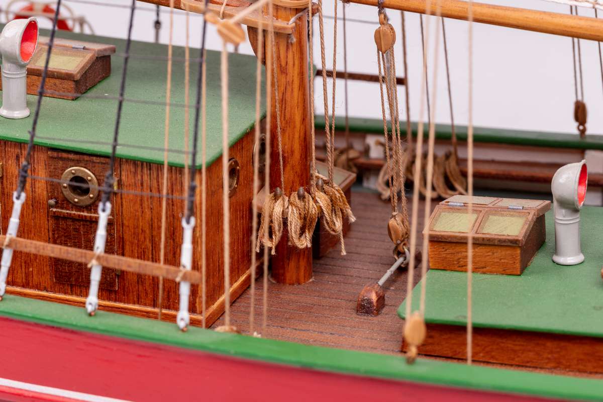 1:50 Lilla Dan -Wooden hull