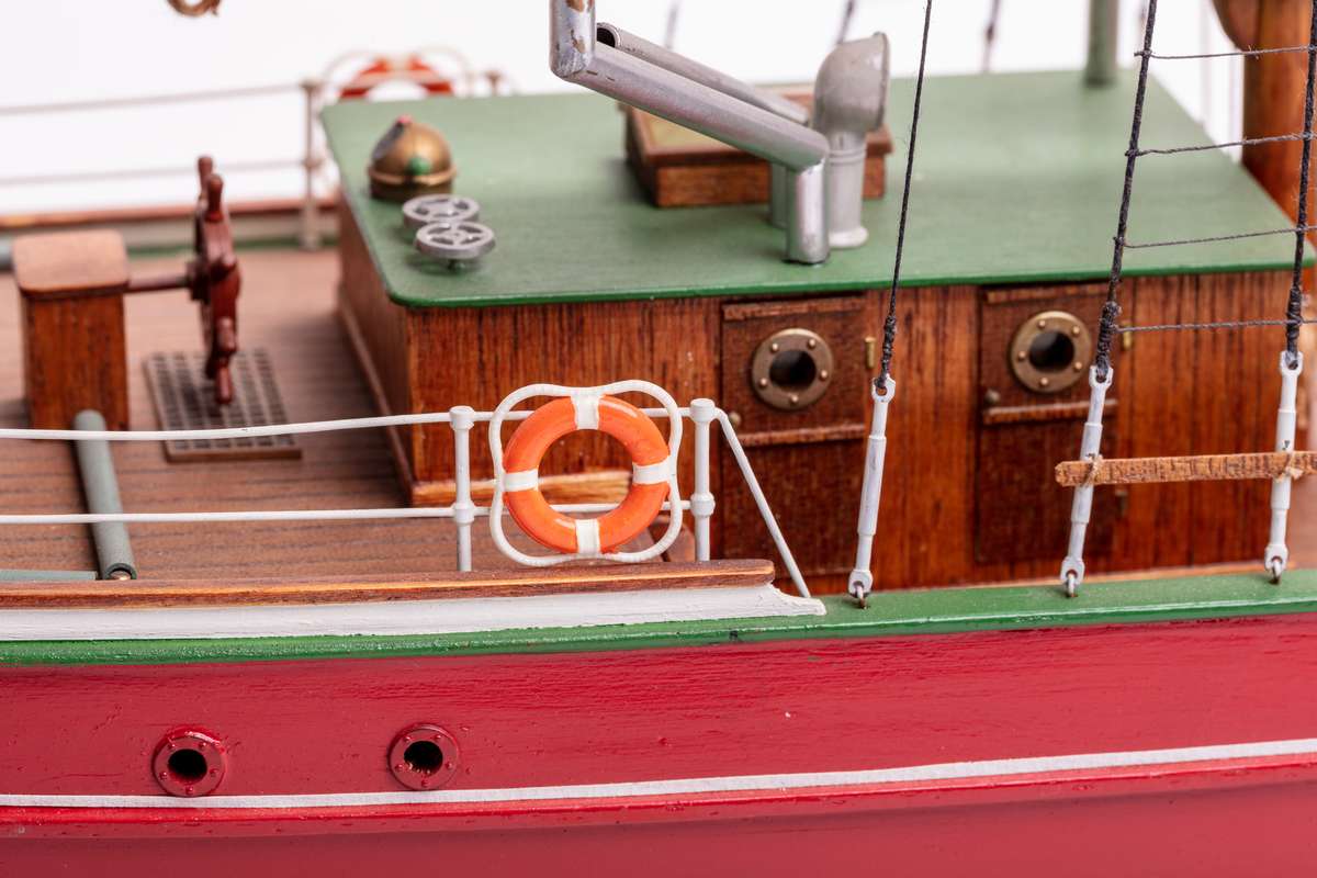 1:50 Lilla Dan -Wooden hull