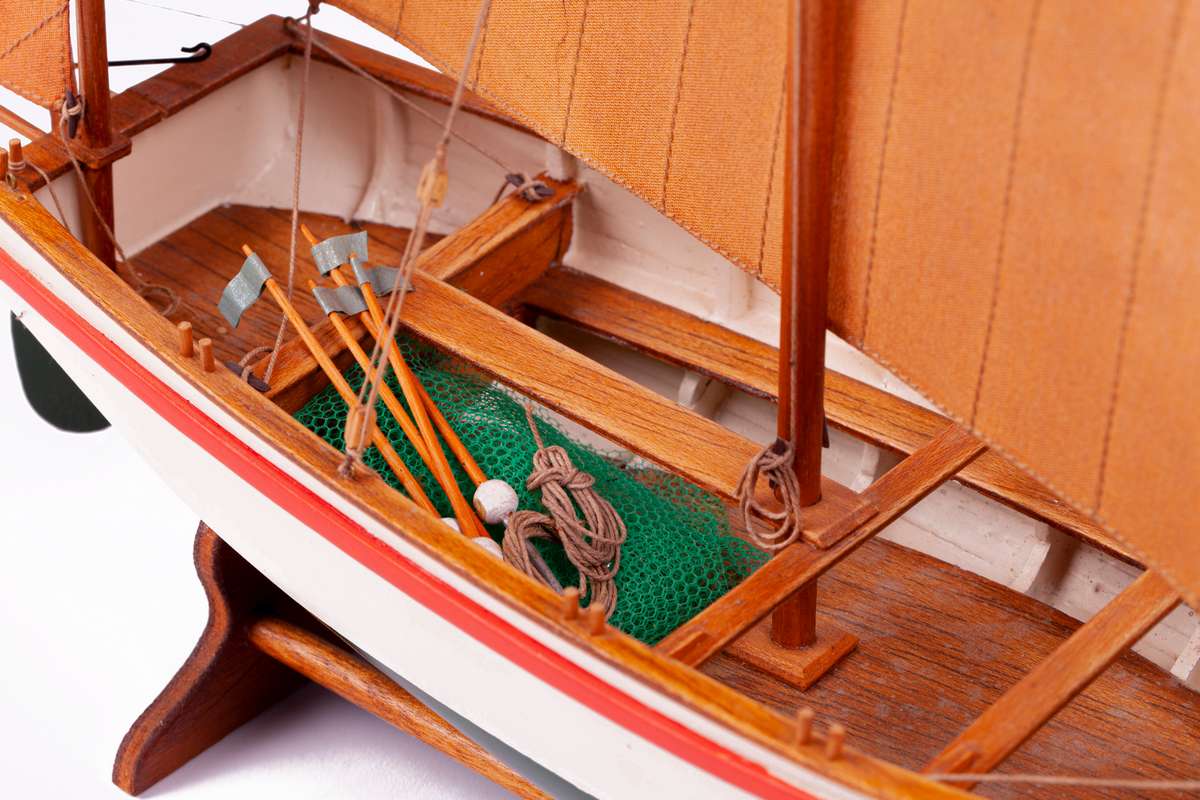 1:30 LE BAYARD - Wooden hull