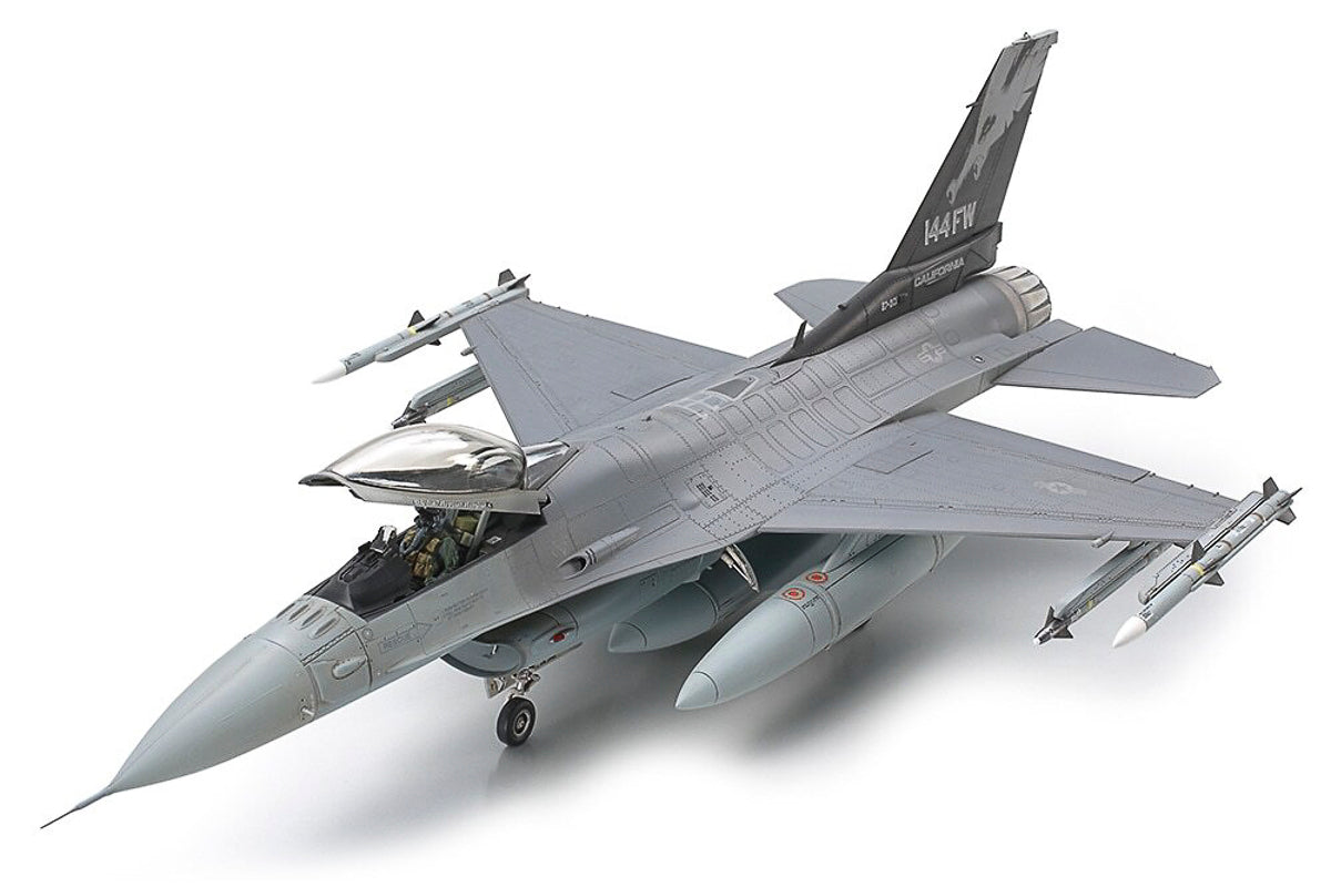 1/48 F-16C (block 25/32)