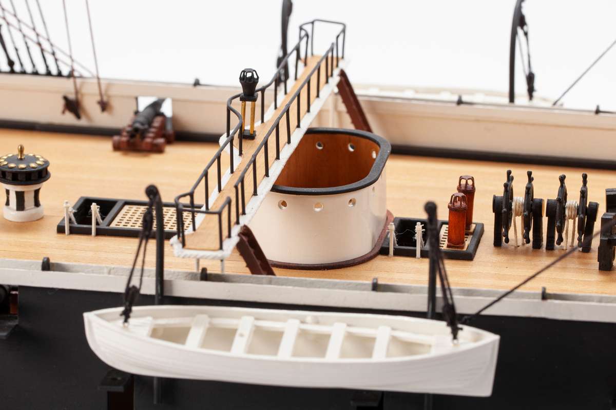 1:100 HMS Warrior - Wooden hull
