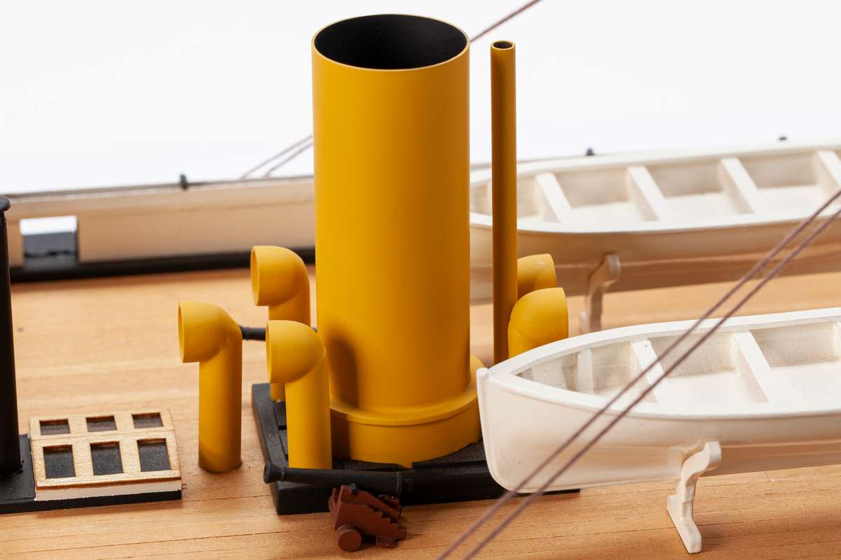 1:100 HMS Warrior - Wooden hull