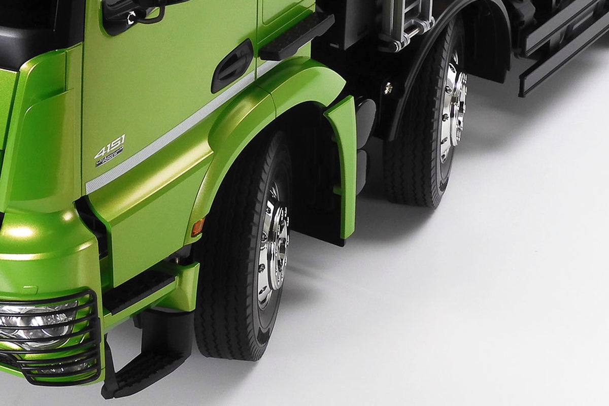 1/14 R/C Mercedes-Benz 4151 8x4 (Candy Green)