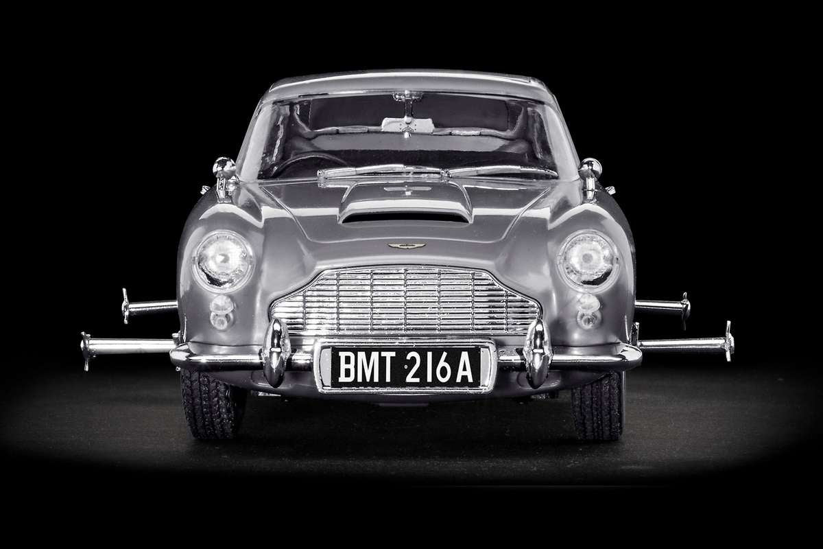 James Bond Aston Martin DB5 1:24 click system