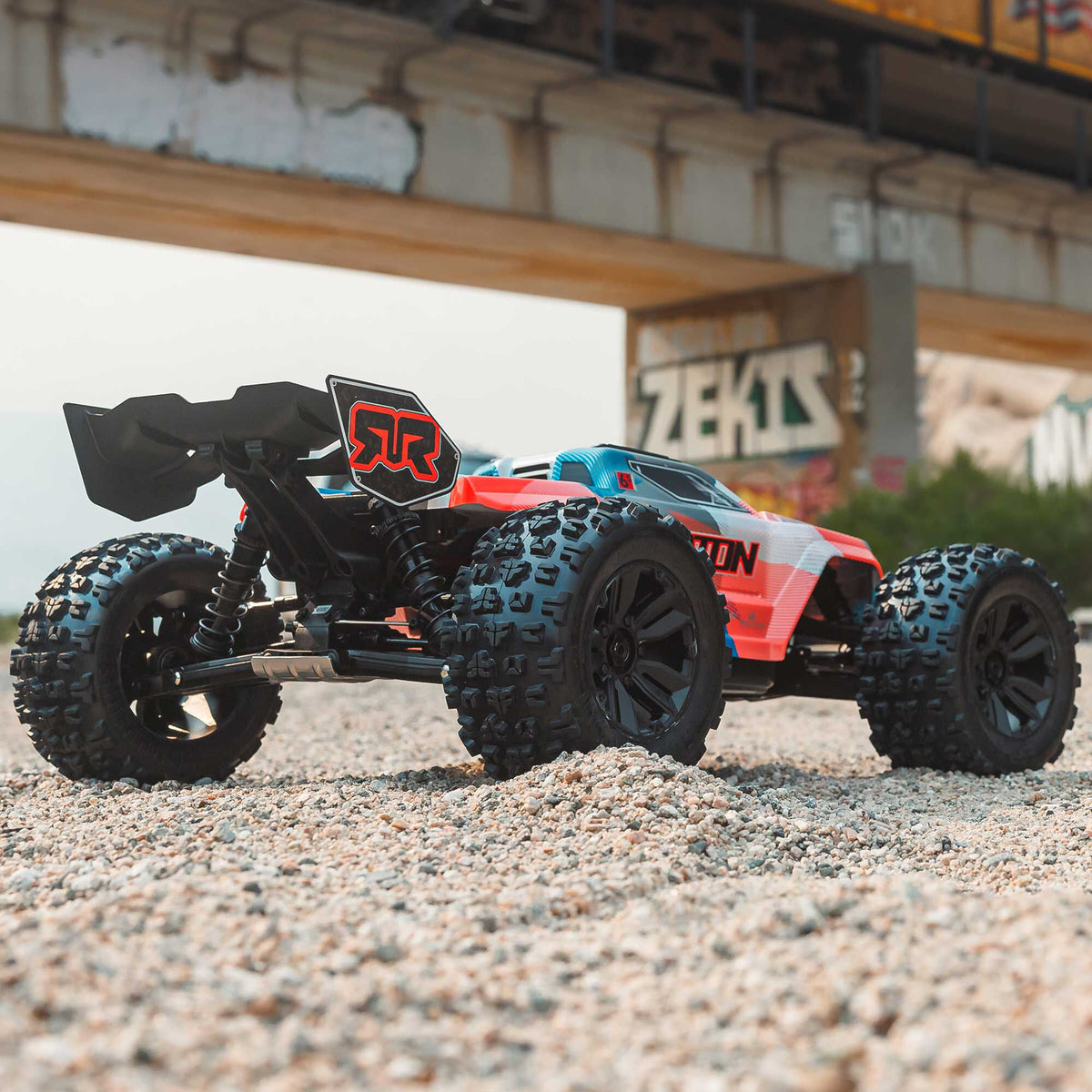 1/8 KRATON 4X4 6S BLX BRUSHLESS V6 SPEED TRUCK RTR