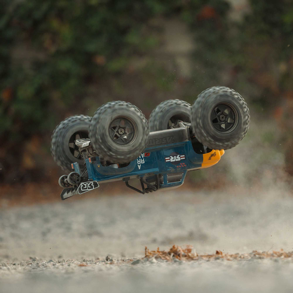 1/8 NOTORIOUS 4X4 6S BLX BRUSHLESS V6 STUNT TRUCK RTR