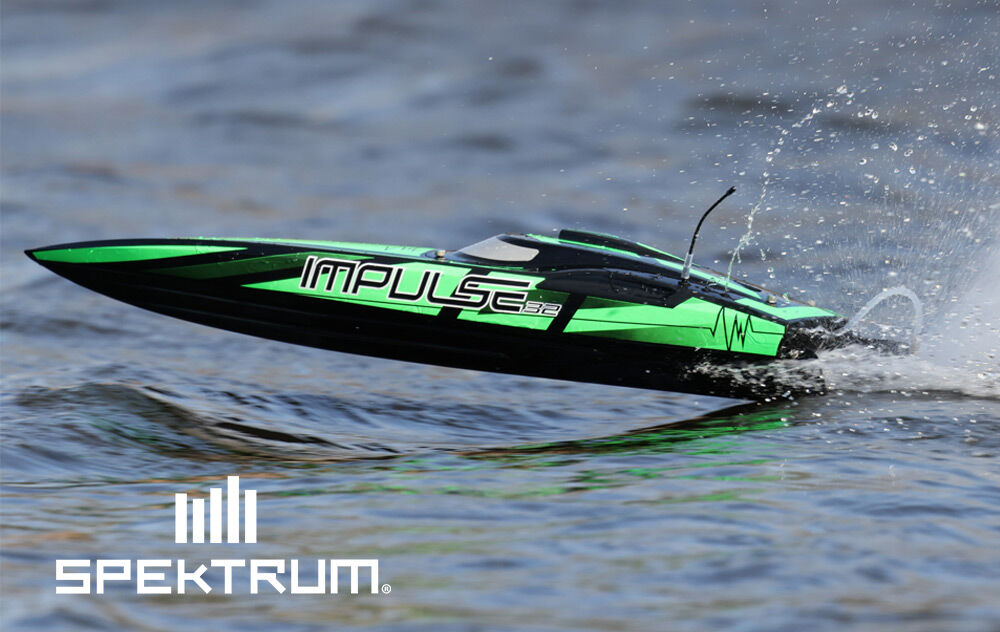Impulse 32, Deep-V, Brushless, Smart, Wht/Red: RTR