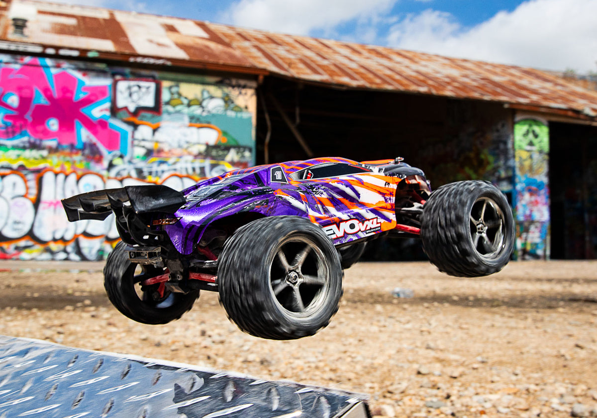 Traxxas 71076-8 E-Revo 1/16 VXL 4WD RTR TQi TSM - USB with Batt/Charger