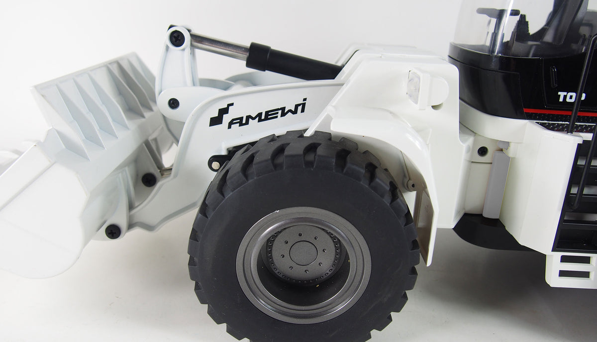 Powerful Wheel loader G484E AE – in metal w. 10-functions, lights and sound in scale 1:14