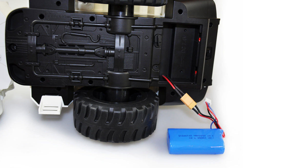 Powerful Wheel loader G484E AE – in metal w. 10-functions, lights and sound in scale 1:14