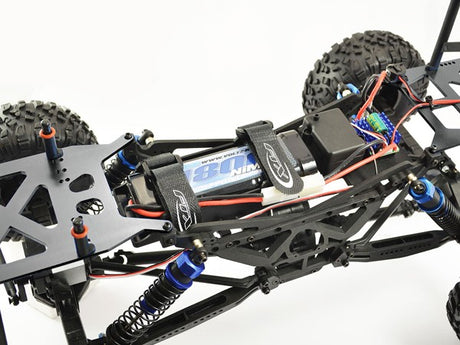 Stor flot fjernstyret offroader