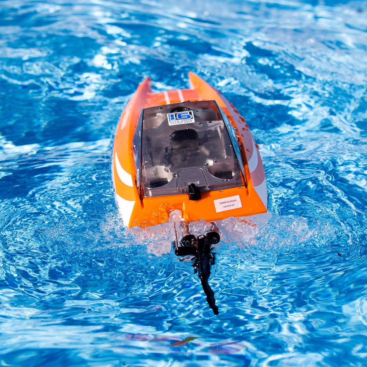 Remote-controlled racing boat – Feilun FT016