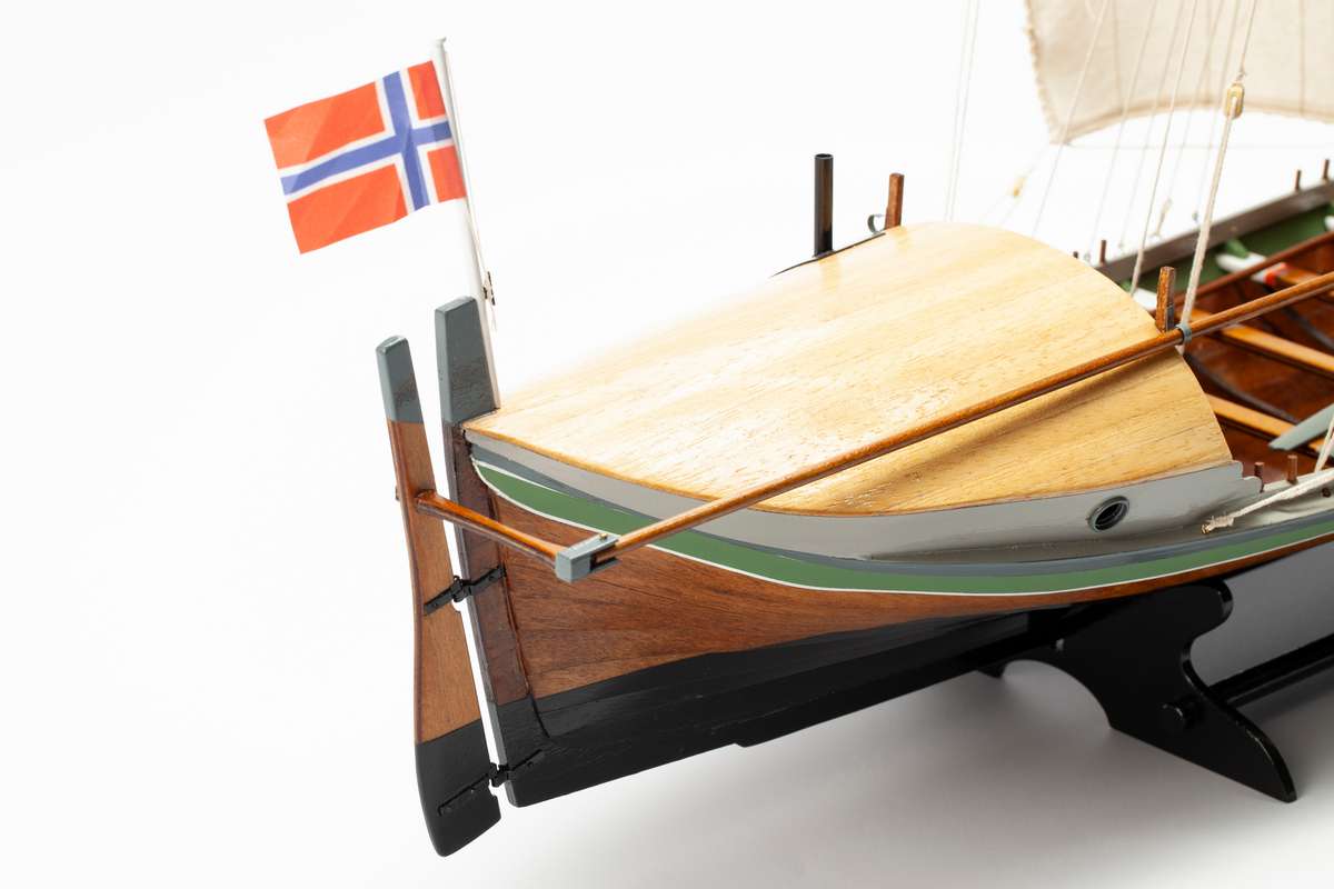 1:20 Nordlandsbaaden - wooden hull