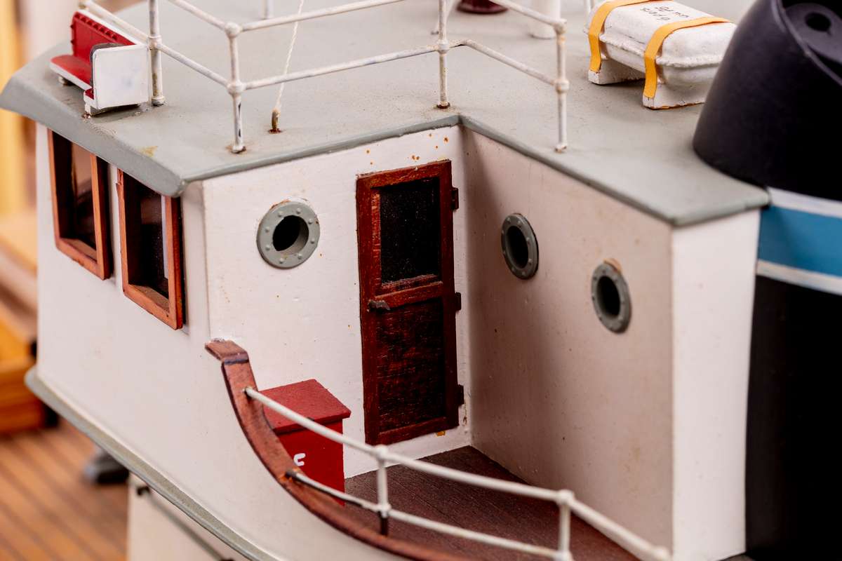 1:50 Nordkap - wooden hull - Photo manual