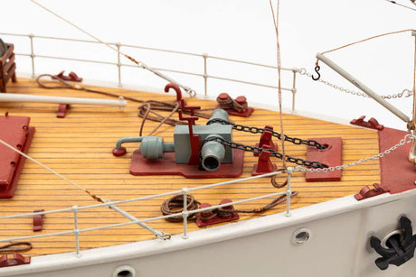 1:45 Calypso plastic hull (red hat edition) Photo