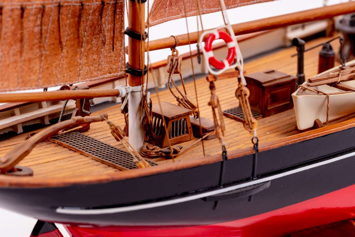 1:50 FD 10 Yawl -Wooden hull
