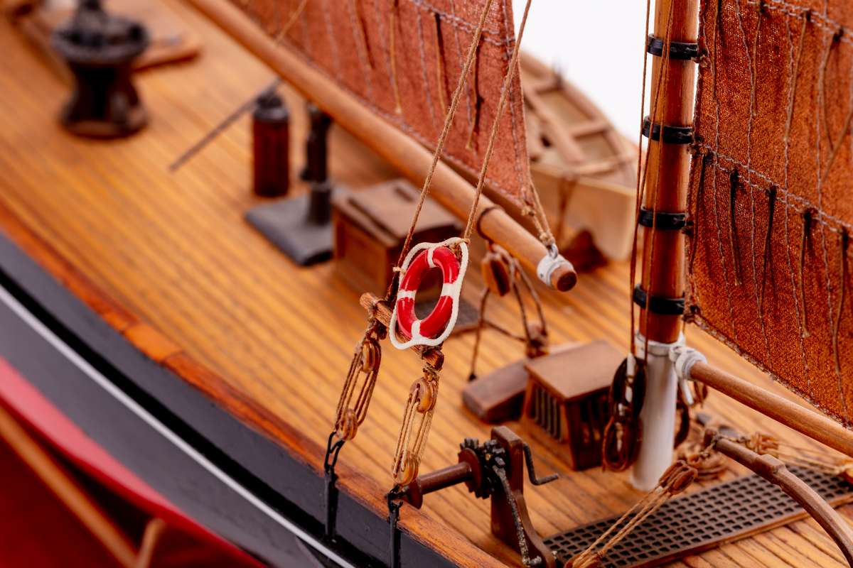 1:50 FD 10 Yawl -Wooden hull