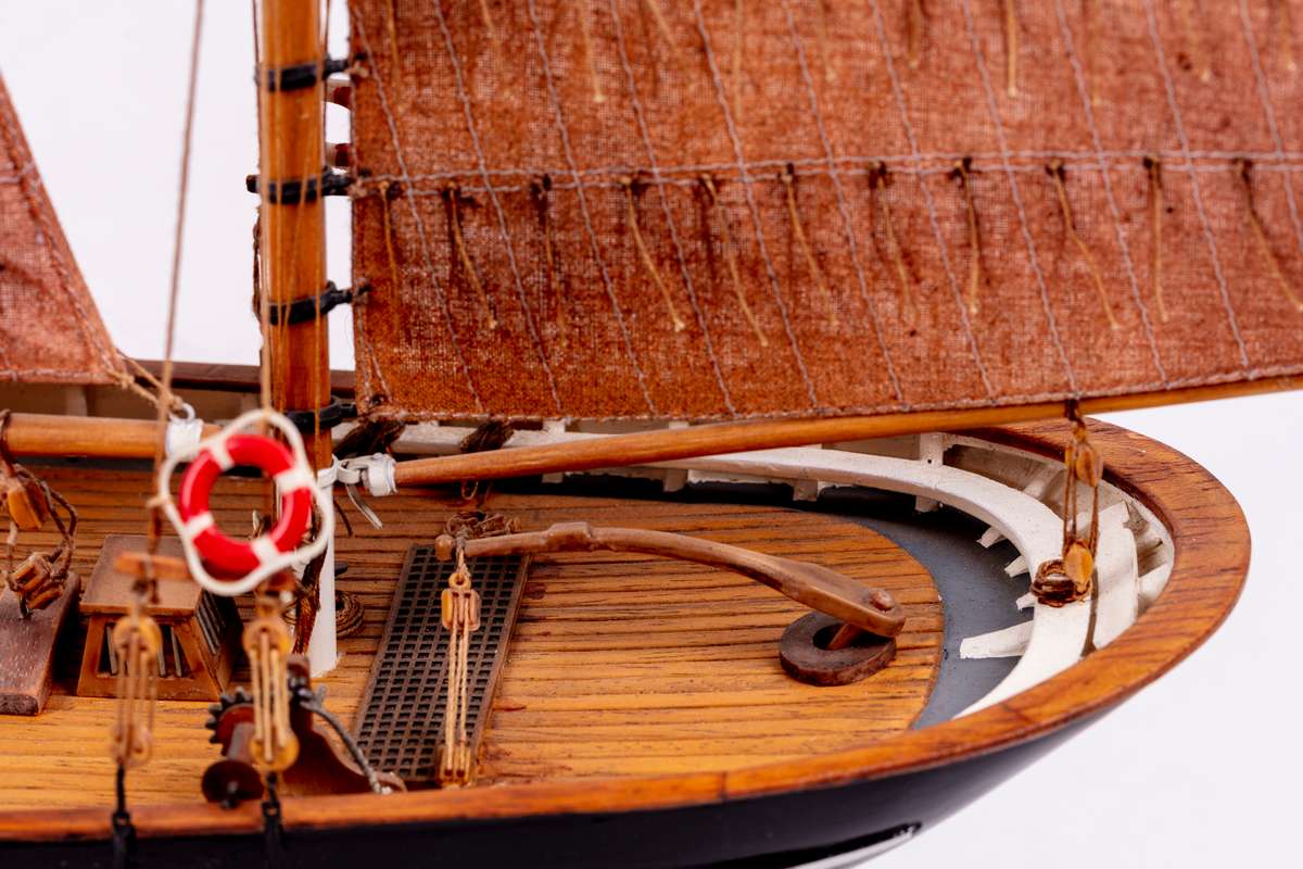 1:50 FD 10 Yawl -Wooden hull