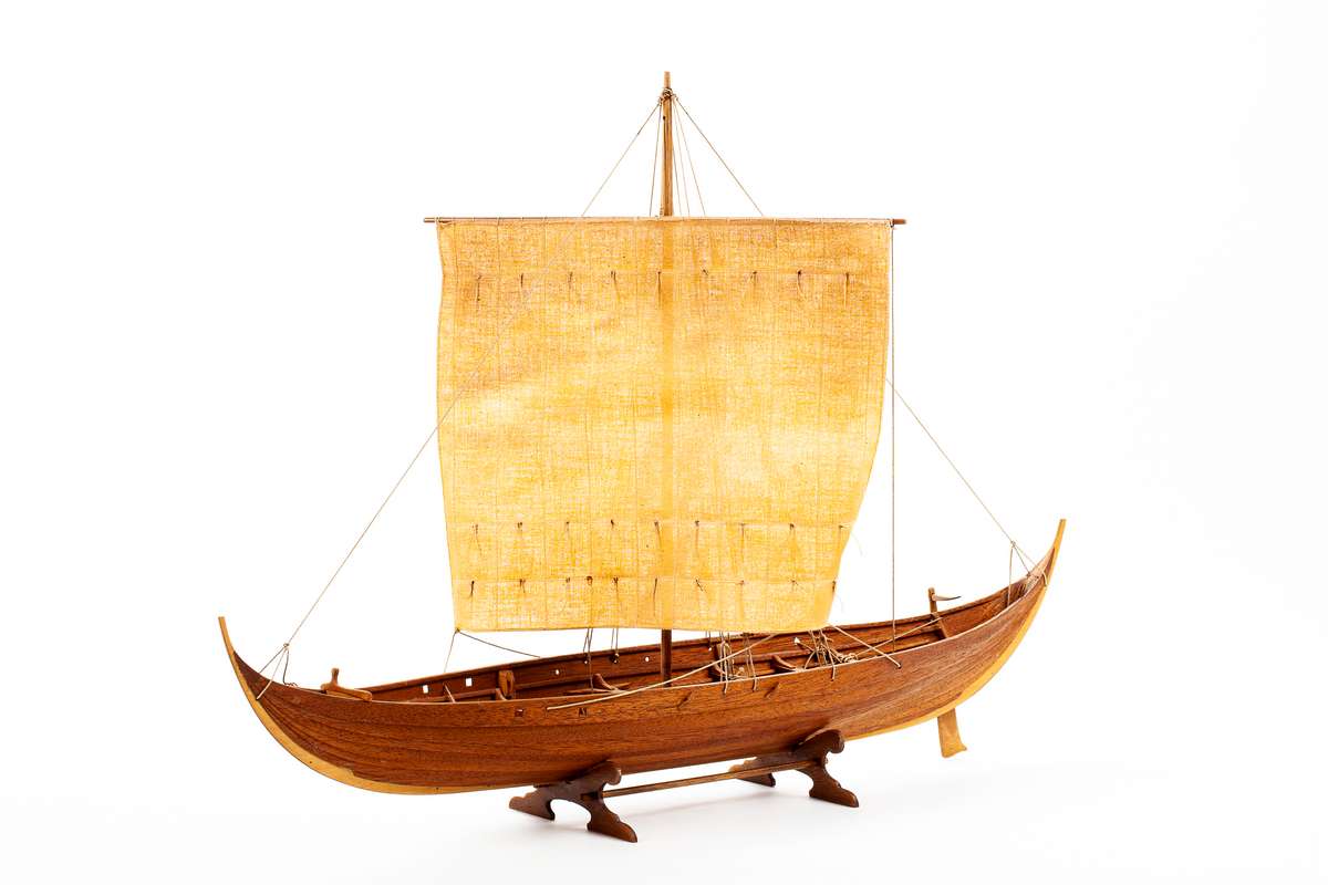 1:25 Roar Ege  -Wooden hull