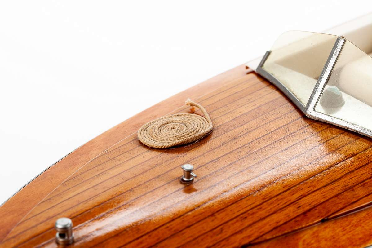 1:15 PHANTOM @ -Wooden hull