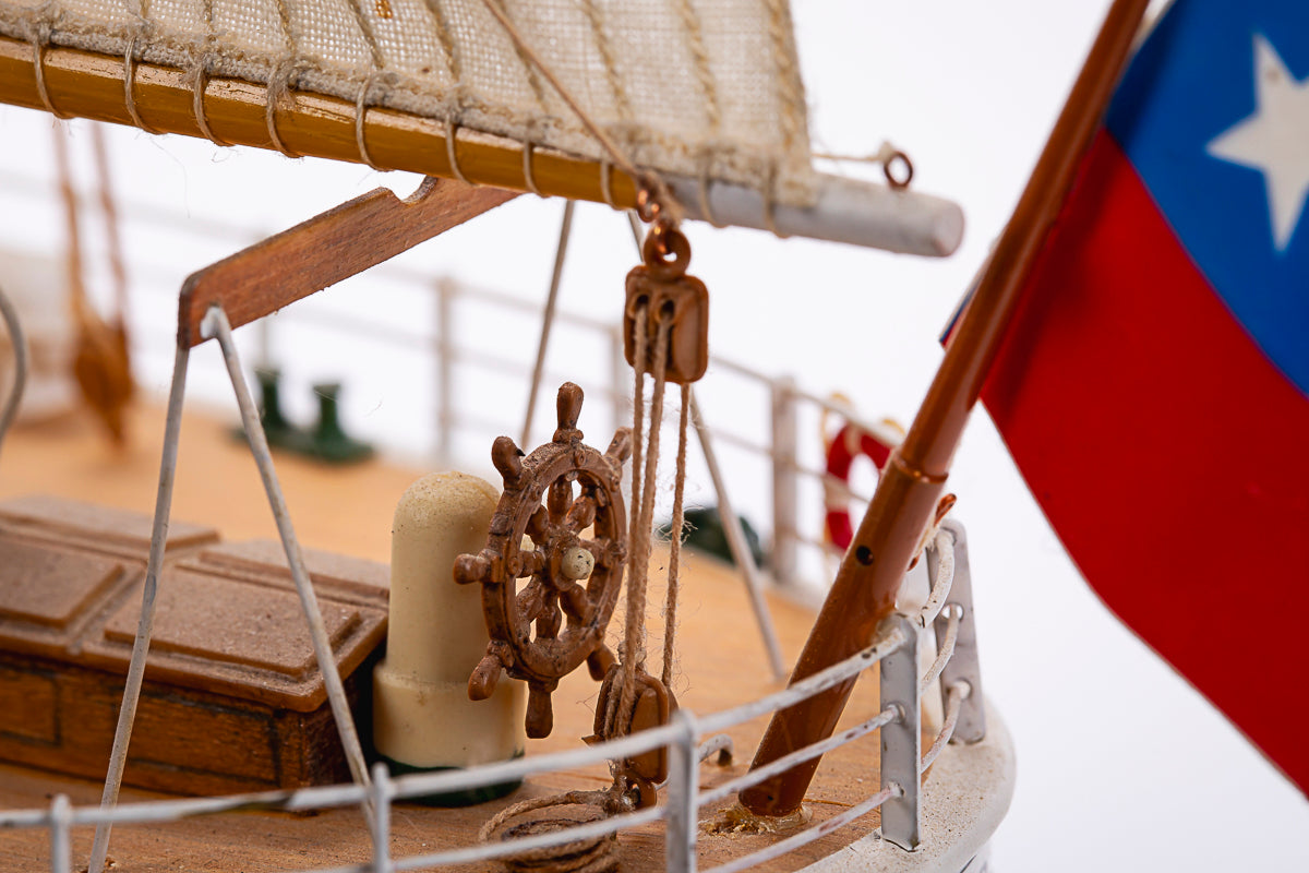 1:100 Esmeralda Special Edition  -Wooden hull