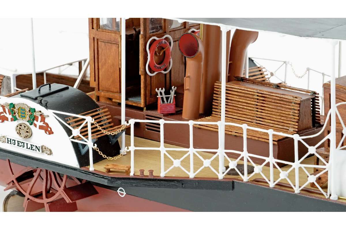 1:33 - S/S Hjejlen Dampskib / Steamer wooden hull