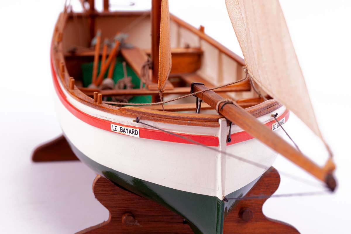 1:30 LE BAYARD - Wooden hull
