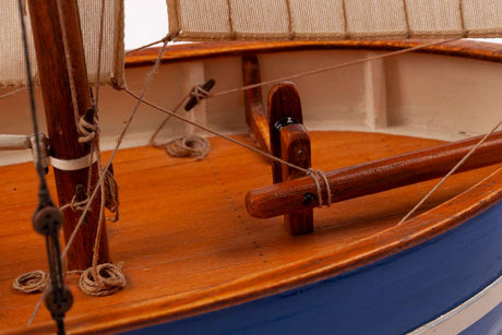1:30 ESPERANCE - Wooden hull