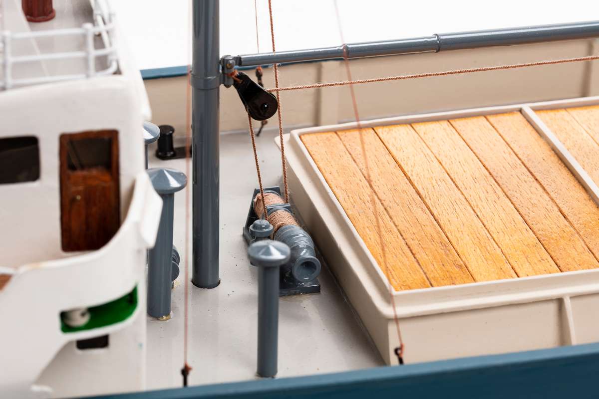 1:50 Mercantic - Wooden hull -Photo manual