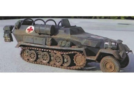 1:72 Sd.Kfz. 251/8 ambulance