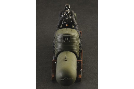 1:35 S.L.C. \'\'Maiale\'\' with crew