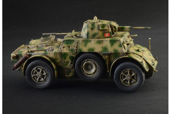 1:35 AB 41 with Bersaglieri Italian Infantry
