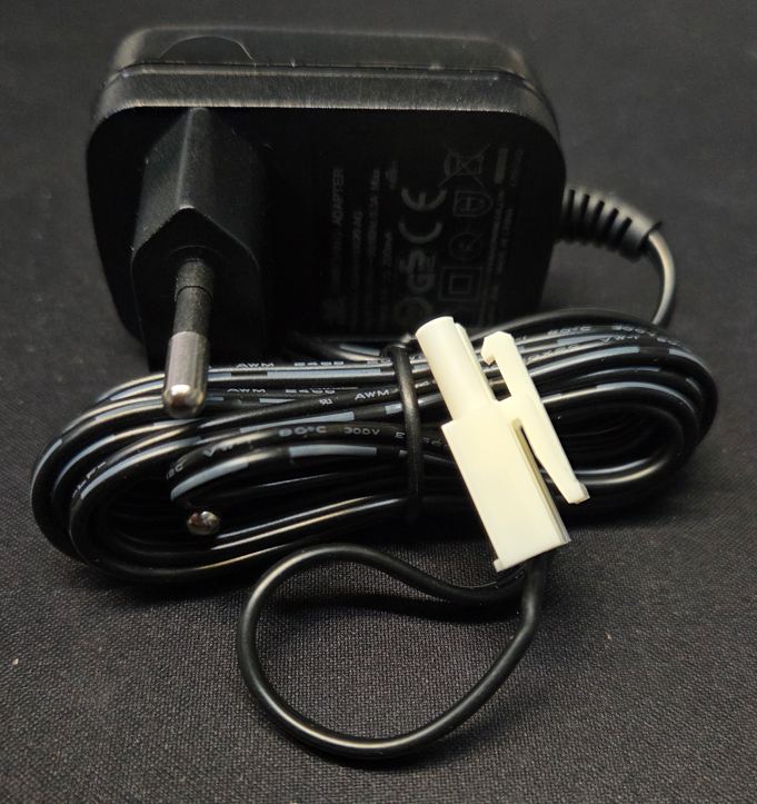 9V charger with Mini-Tamiya plug – 200 mAh