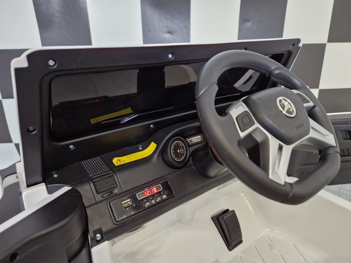 Kids' car Mercedes G63 6x6 AMG for 1 person in white
