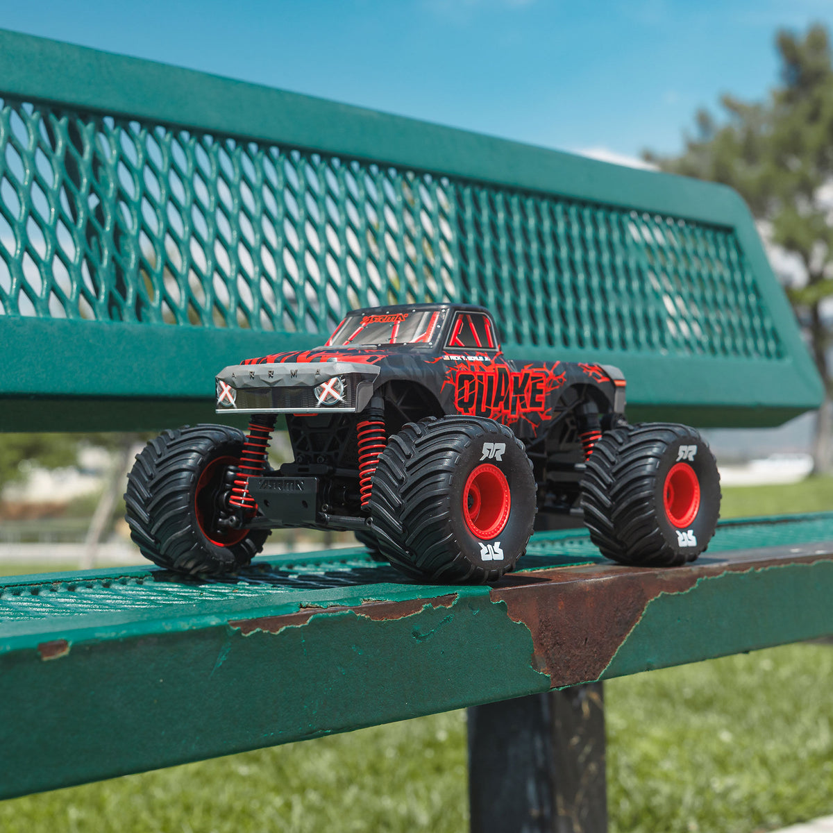 1/16 QUAKE GROM 4X4 RTR Brushed Monster Truck (Battery & Charger Included)