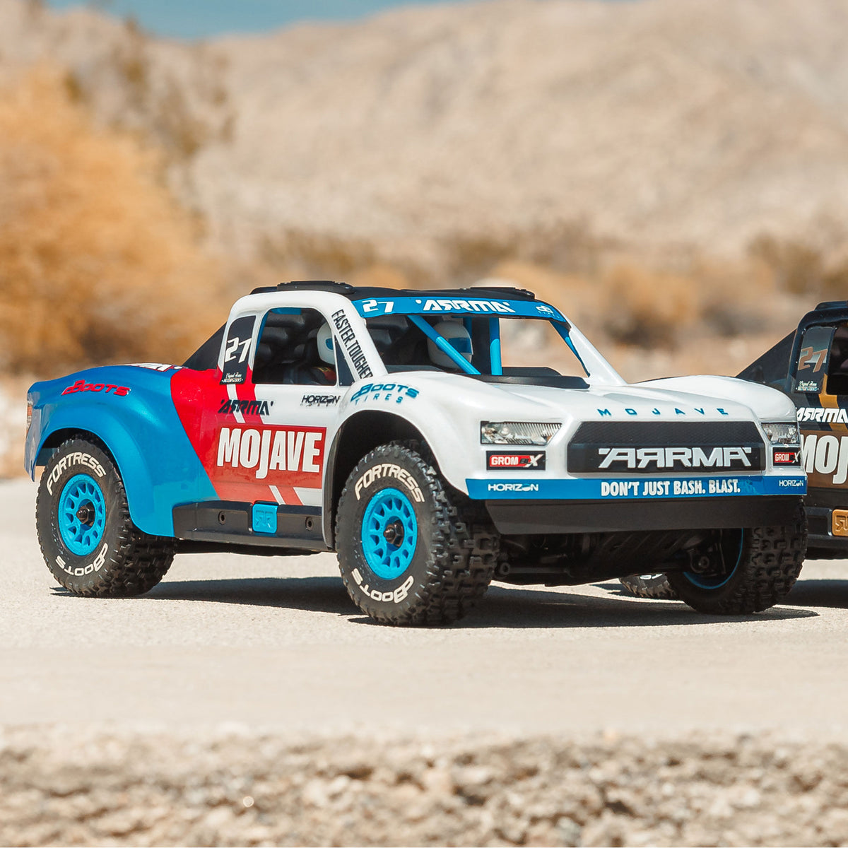 1/16 MOJAVE GROM 223S DSC 4X4 RTR Brushless Desert Truck (Battery & Charger Included), White