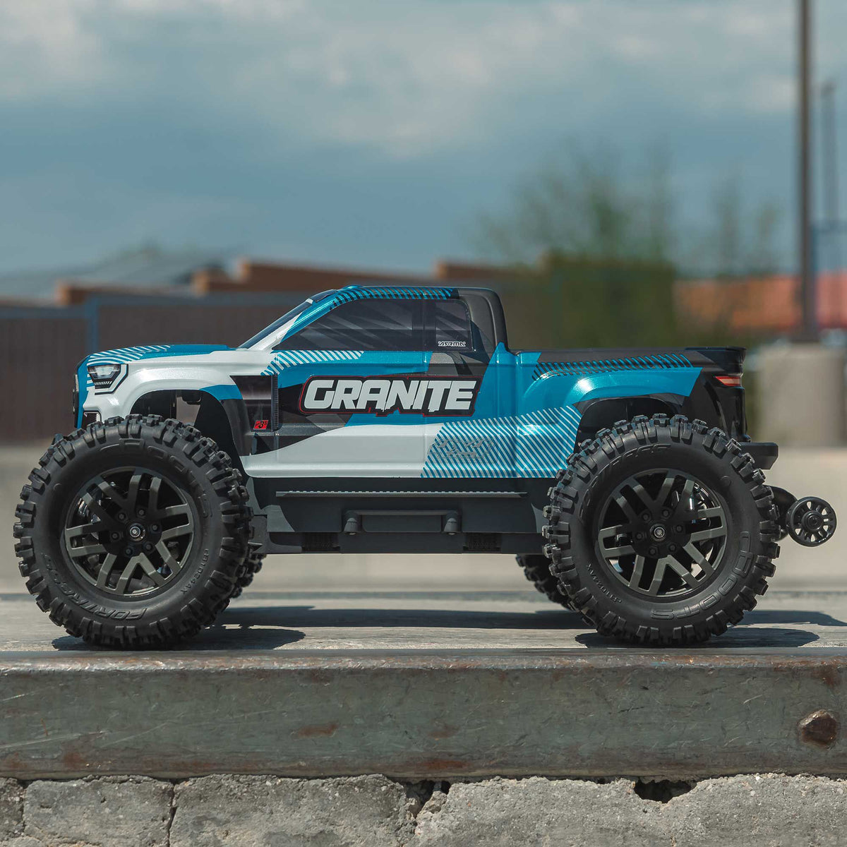1/10 GRANITE 4X4 223S BLX BRUSHLESS MONSTER TRUCK RTR WITH DSC