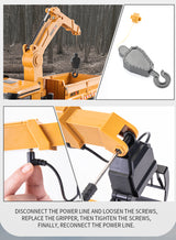 Remote-controlled Huina truck with tipper bed, crane and EXTRA accessories - scale 1:18