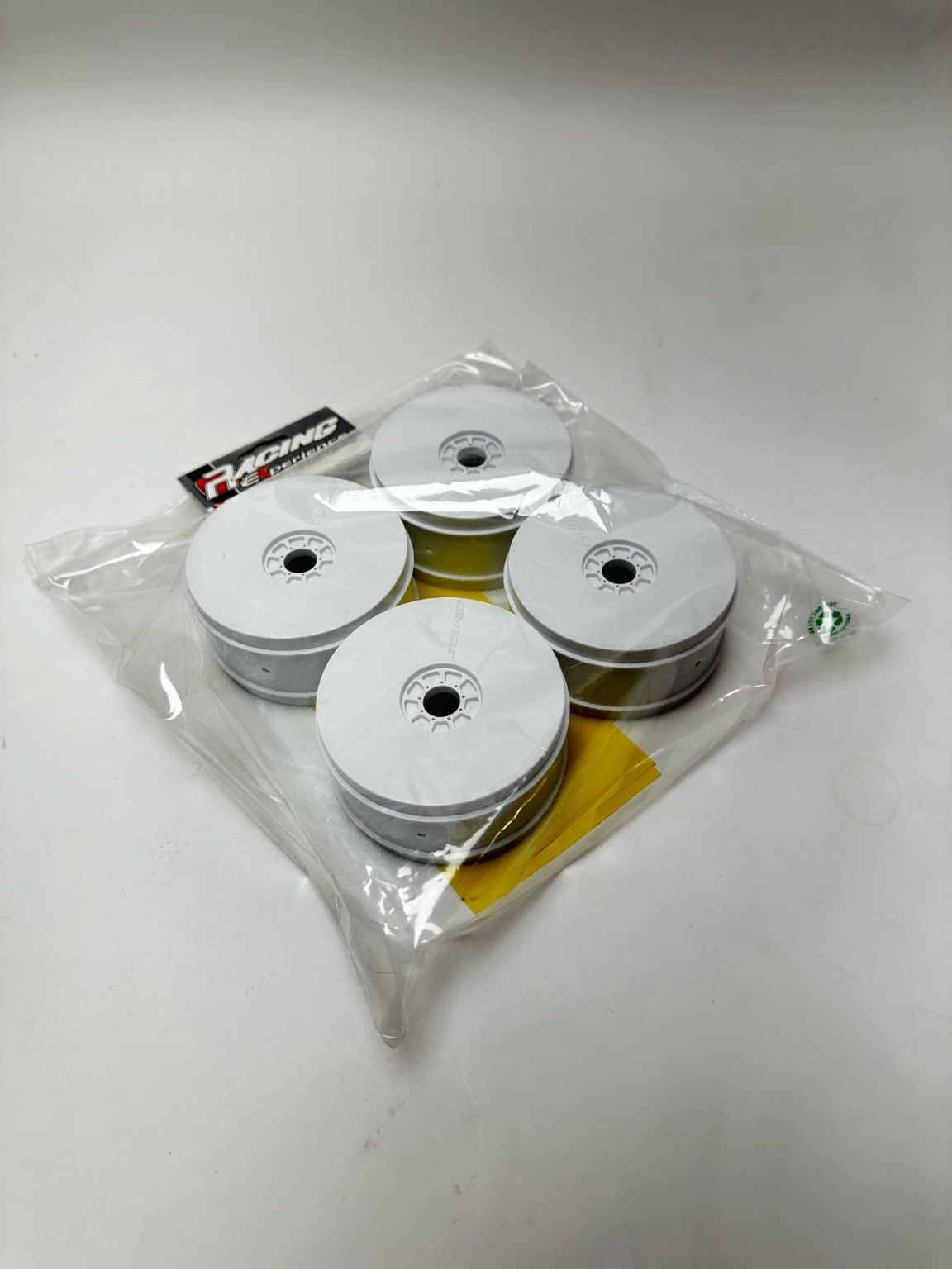 JETKO JK611001WRT4 - Jetko 1:8 Buggy Revo Wheel White 4