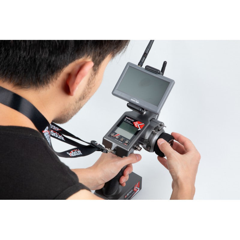 RC6GS V3  7-Channels radio with R7FG gyro integrated Receiver