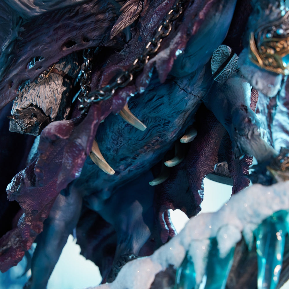 Blizzard World of Warcraft – Lich King &amp; Invincible Statue