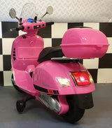 Vespa GTS 12V kids' scooter with windscreen – 1 seat, pink