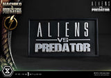 Aliens vs. Predator (Comic) Ultimate Premium Masterline Statue 1/4 Machiko & Broken Tusk Predator 79 cm